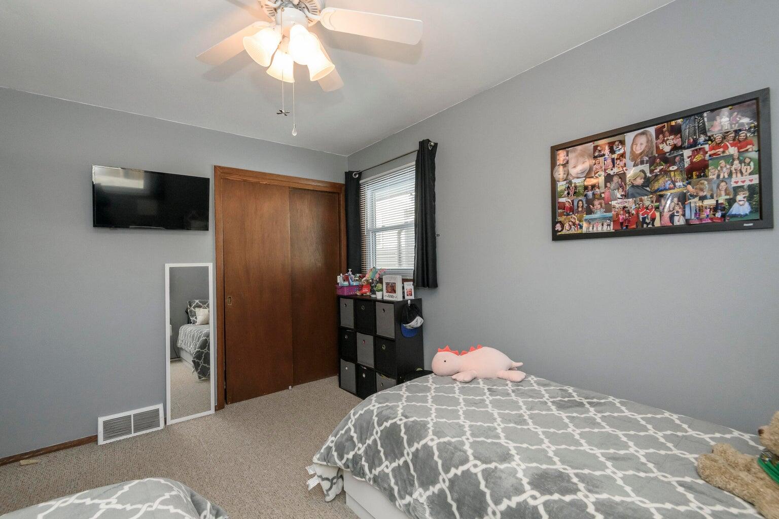 511 Robin Street West Bend, WI 53090 - Photo 14 of 25 robin17