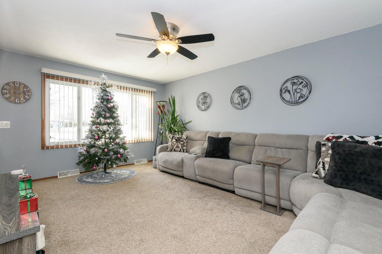 511 Robin Street West Bend, WI 53090 - Photo 2 of 25 robin3