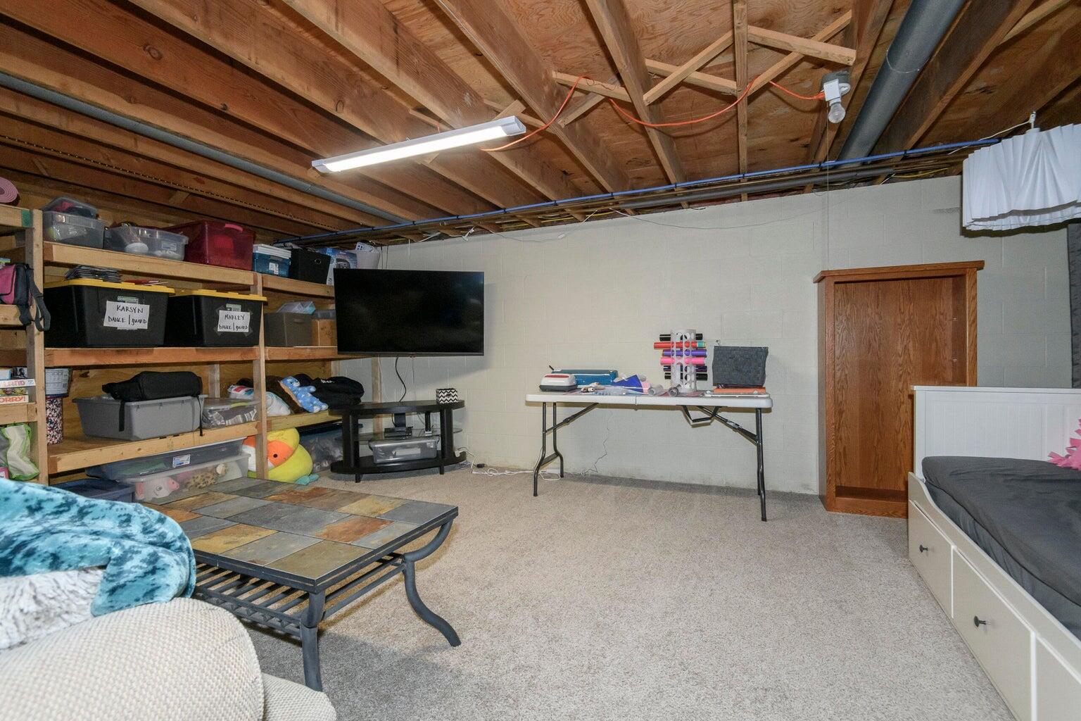 511 Robin Street West Bend, WI 53090 - Photo 21 of 25 robin23