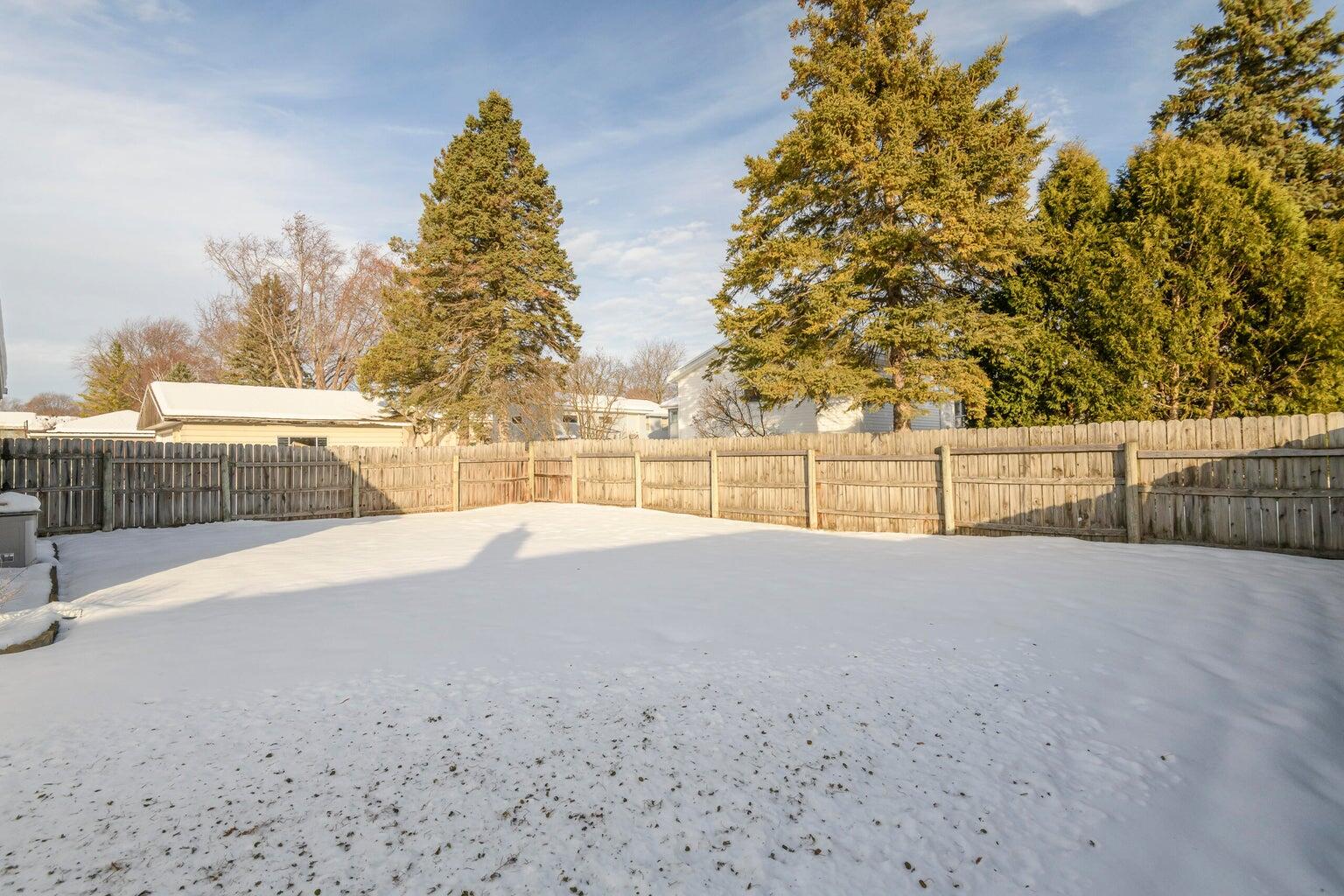 511 Robin Street West Bend, WI 53090 - Photo 22 of 25 robin25