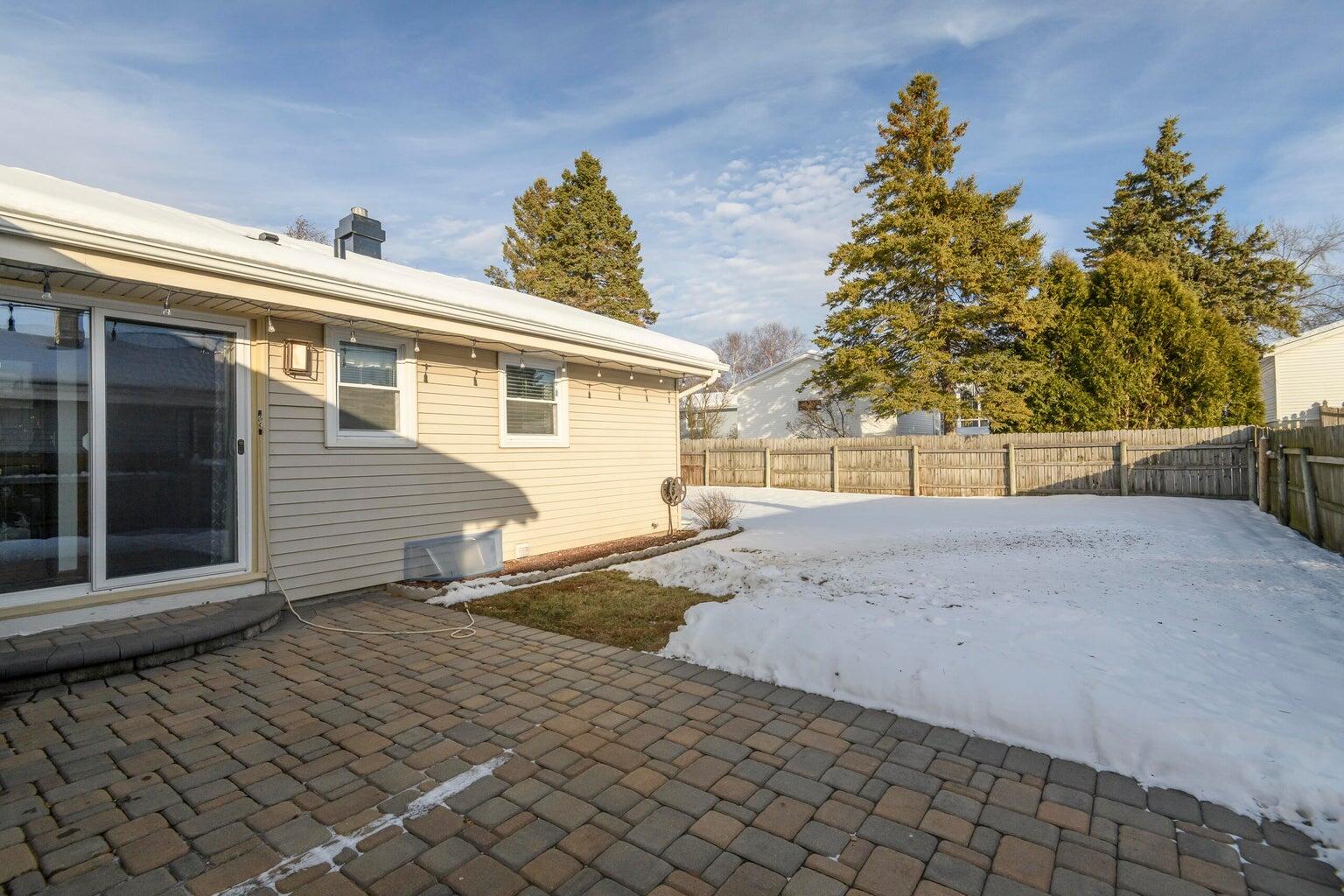 511 Robin Street West Bend, WI 53090 - Photo 23 of 25 robin24