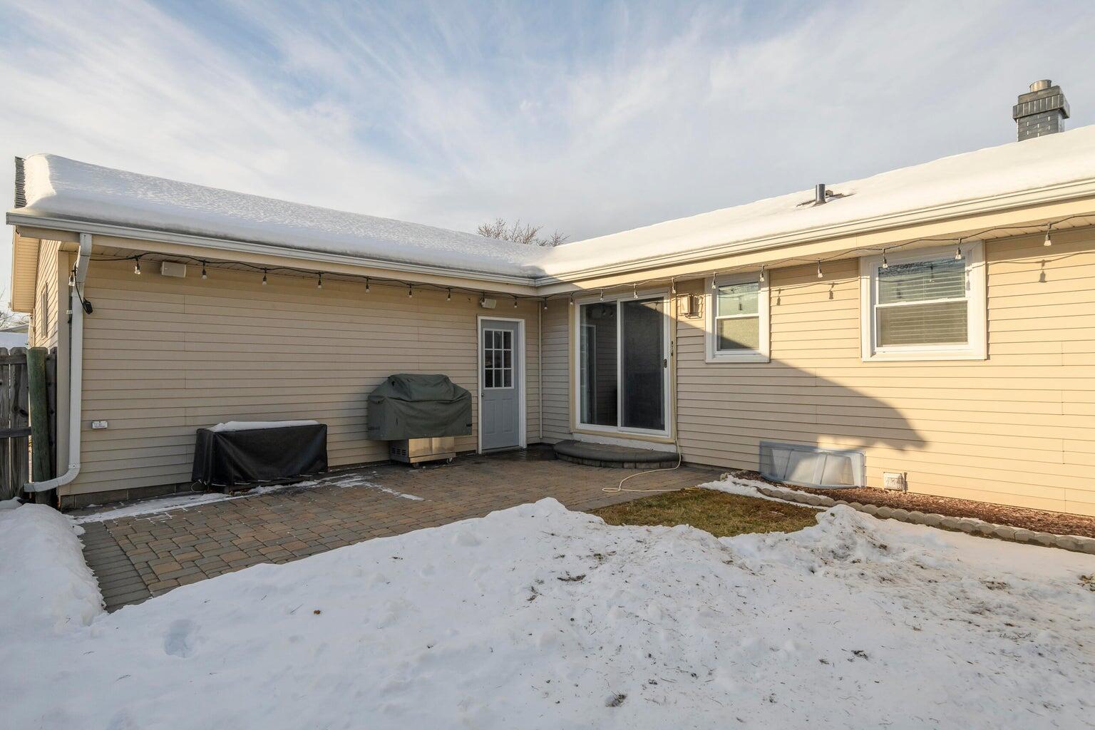 511 Robin Street West Bend, WI 53090 - Photo 25 of 25 robin27