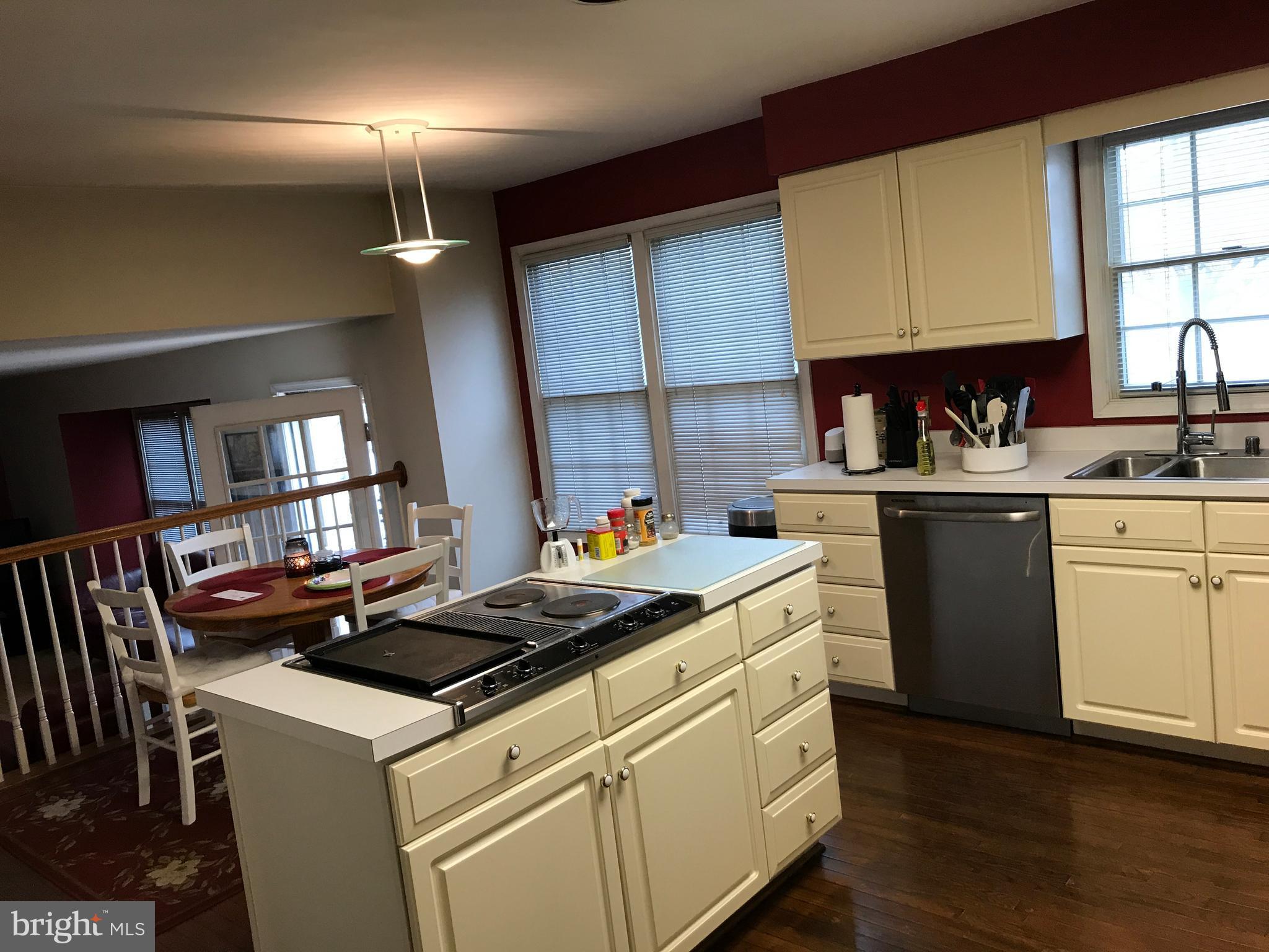 8127 Crest Road Laurel, MD 20723 - Photo 5 of 23 Kitchen