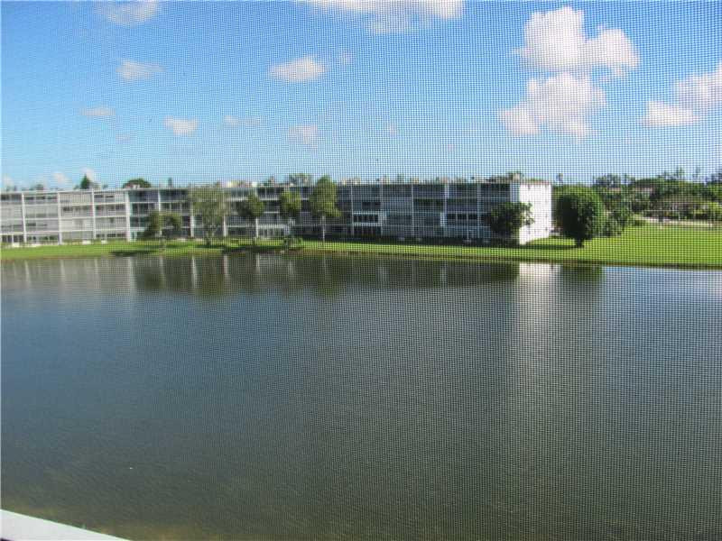 4014 Exeter, Unit 4014 Boca Raton, FL 33434 - Photo 4 of 11 Exterior Back Other.