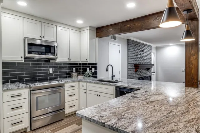 $3,000 | 7407 Wellcrest Drive, Dallas, TX 75230