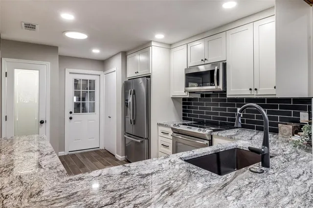 $3,000 | 7407 Wellcrest Drive, Dallas, TX 75230