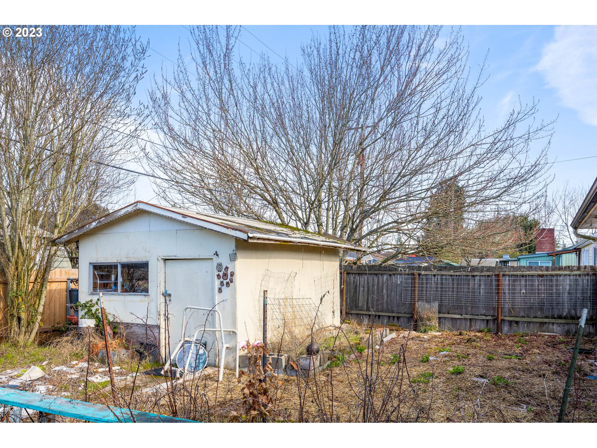 1420 Modoc Street Springfield, OR 97477 - Photo 21 of 22 a house view with backyard space
