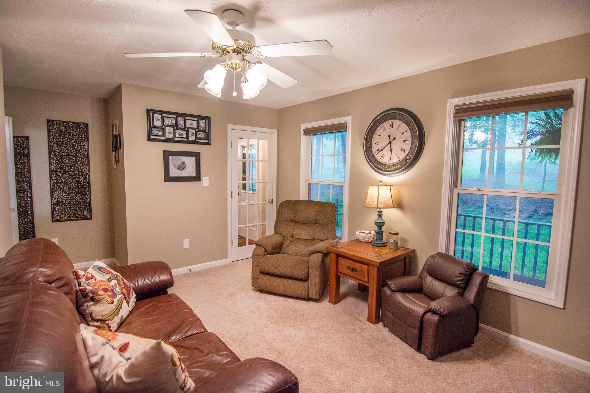 103 Chestnut Trail Road Front Royal, VA 22630 - Photo 20 of 30 Living Room