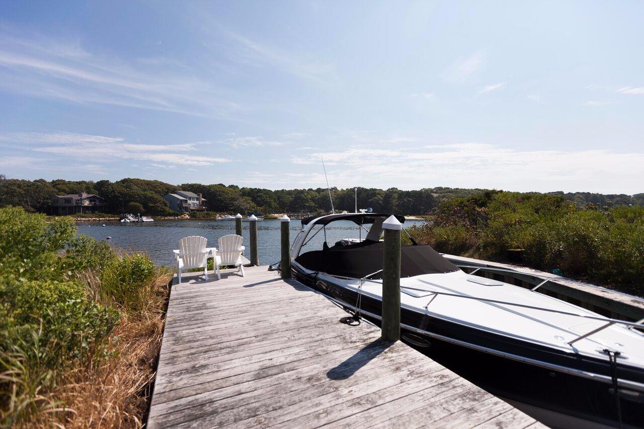 374 Monomoscoy Road Mashpee, MA 02649 - Photo 13 of 29