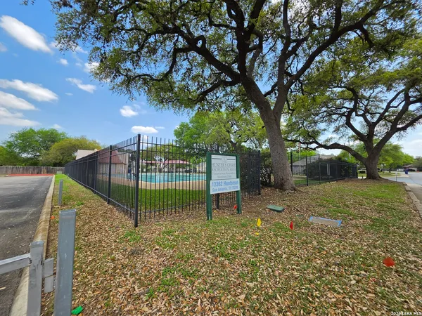 $250,000 | 13039 Chimney Oak Drive, San Antonio, TX 78249