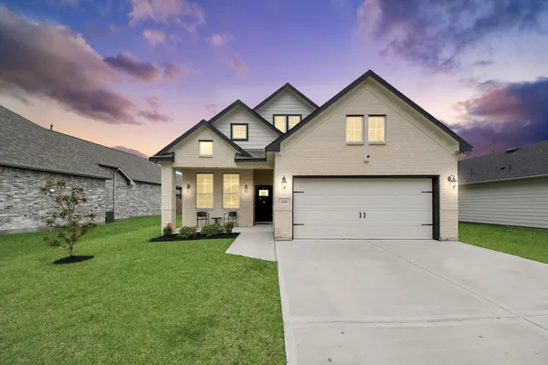 $379,000 | 111 Alder Loop, Anahuac, TX 77514