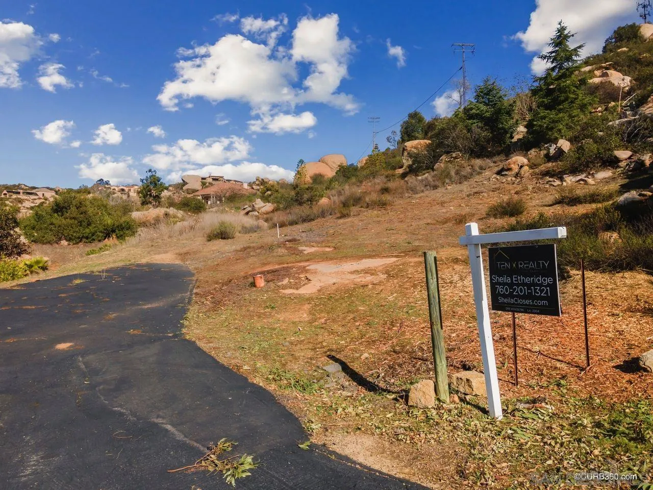 28795 Welcome View Escondido, CA 92026 - Photo 5 of 17 a view of a yard