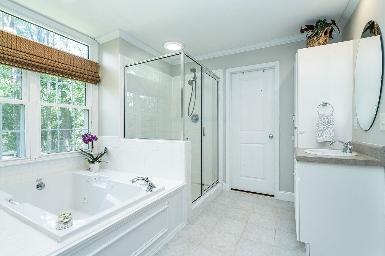 3608 Hope Valley Road Durham, NC 27707 - Photo 15 of 31 Note walk-in-closet is behind door.