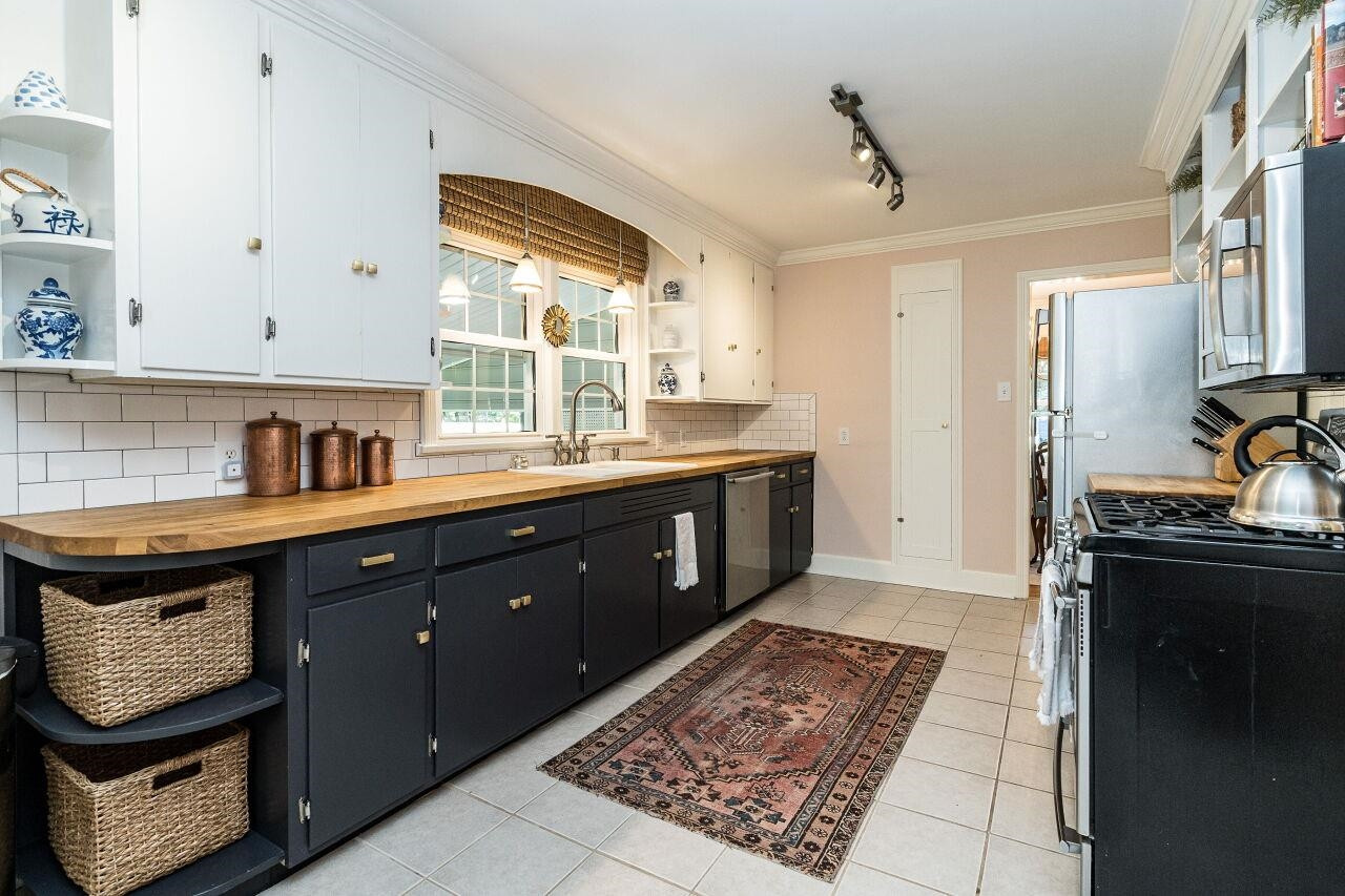 3608 Hope Valley Road Durham, NC 27707 - Photo 10 of 31 Photo 10