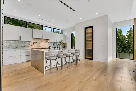$9,995,000 | 9045 Hawthorne Avenue, Surfside, FL 33154
