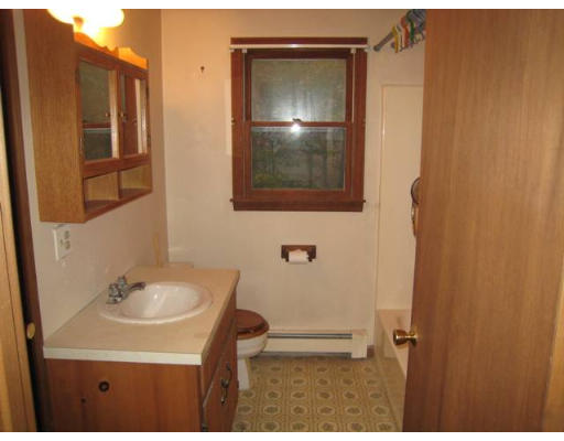611 Piper Road Ashby, MA 01431 - Photo 8 of 9 a bathroom with a sink and mirror