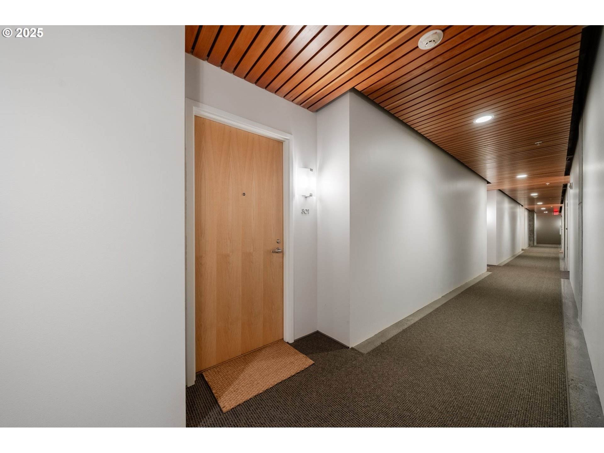 1234 Southwest 18th Avenue, Unit 301 Portland, OR 97205 - Photo 2 of 14 a view of hallway