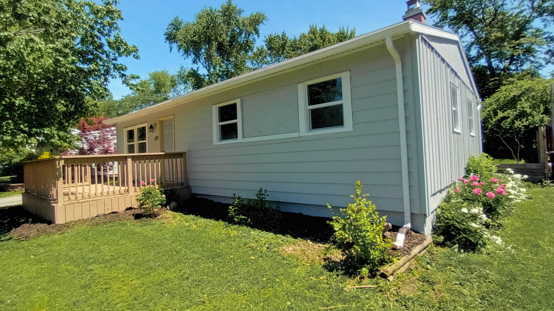 1307 Glenwood Road Bloomington, IL 61704 - Photo 2 of 26