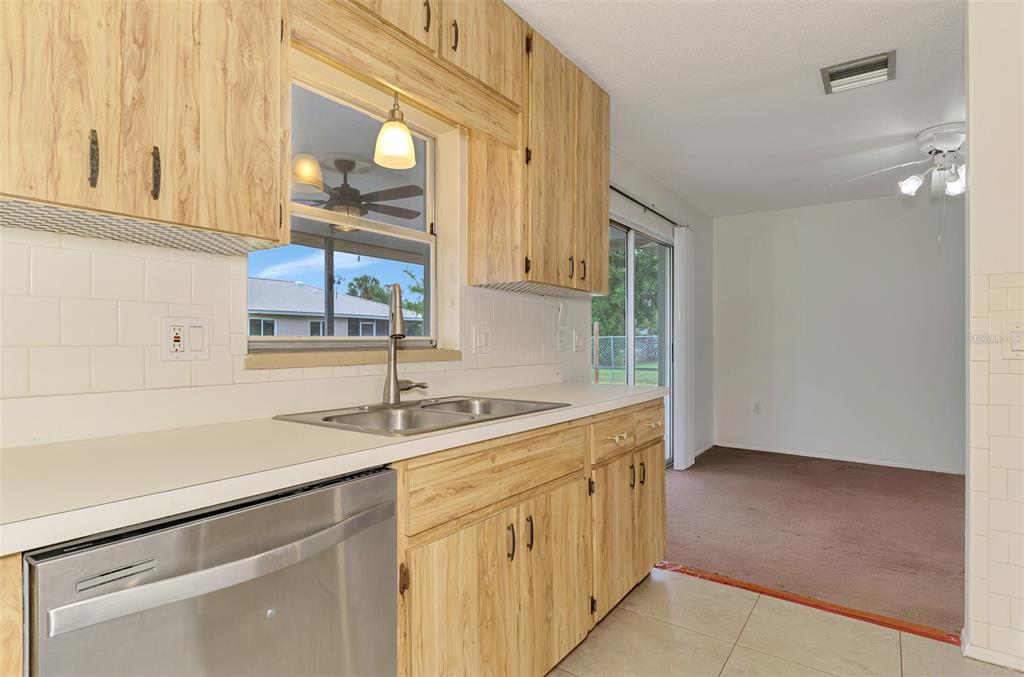 256 Periwinkle Road Venice, FL 34293 - Photo 16 of 33