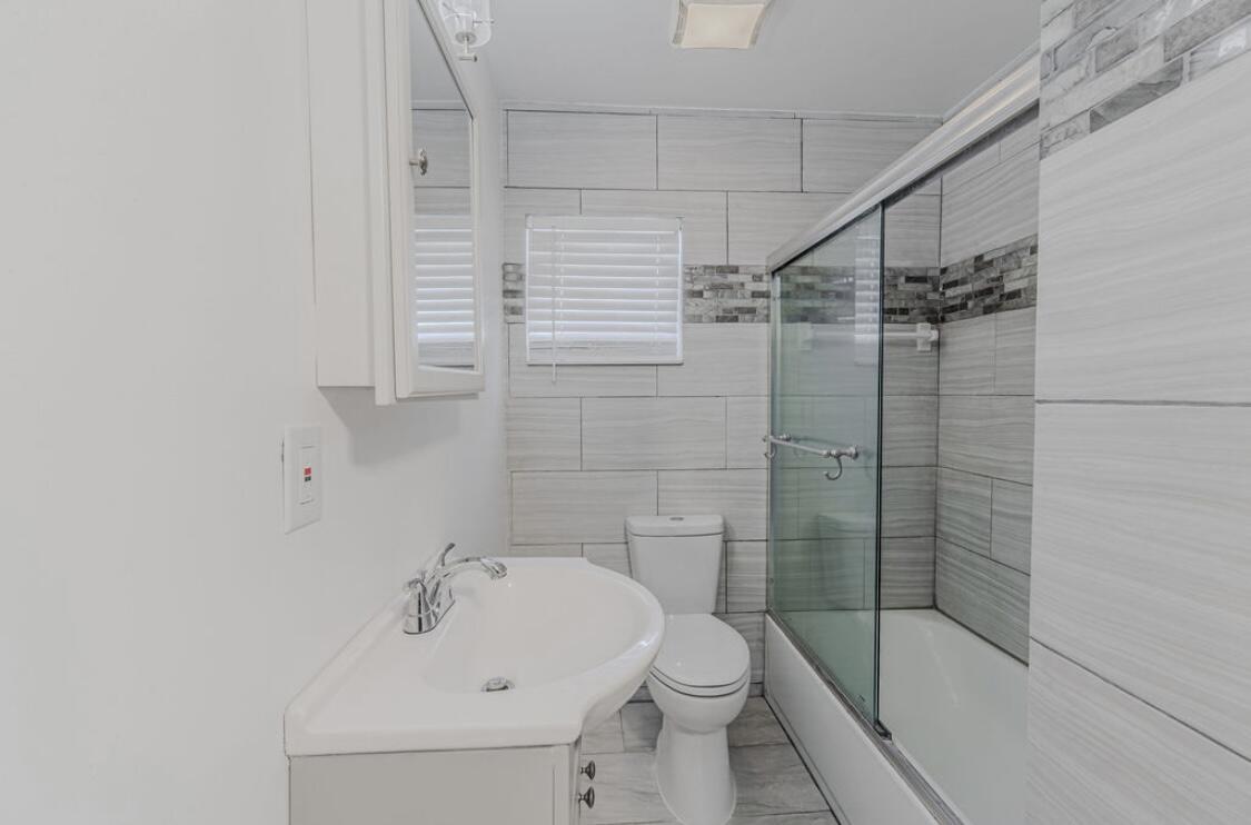 112 West 34th Street, Unit 2 Riviera Beach, FL 33404 - Photo 13 of 19 Bathroom - Unit 2