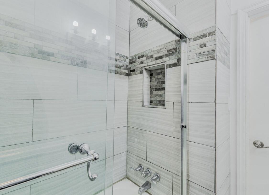 112 West 34th Street, Unit 2 Riviera Beach, FL 33404 - Photo 14 of 19 Bathroom - Unit 2