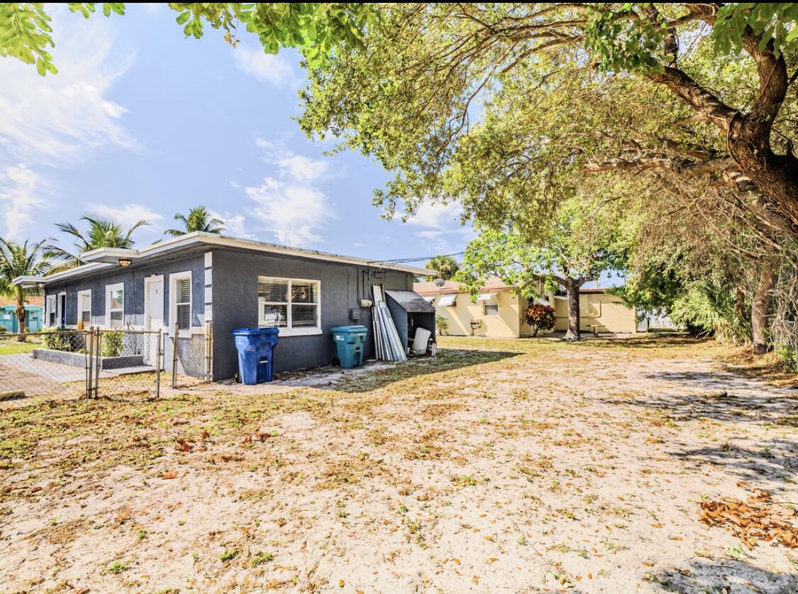 112 West 34th Street, Unit 2 Riviera Beach, FL 33404 - Photo 15 of 19 Exterior - Sideview