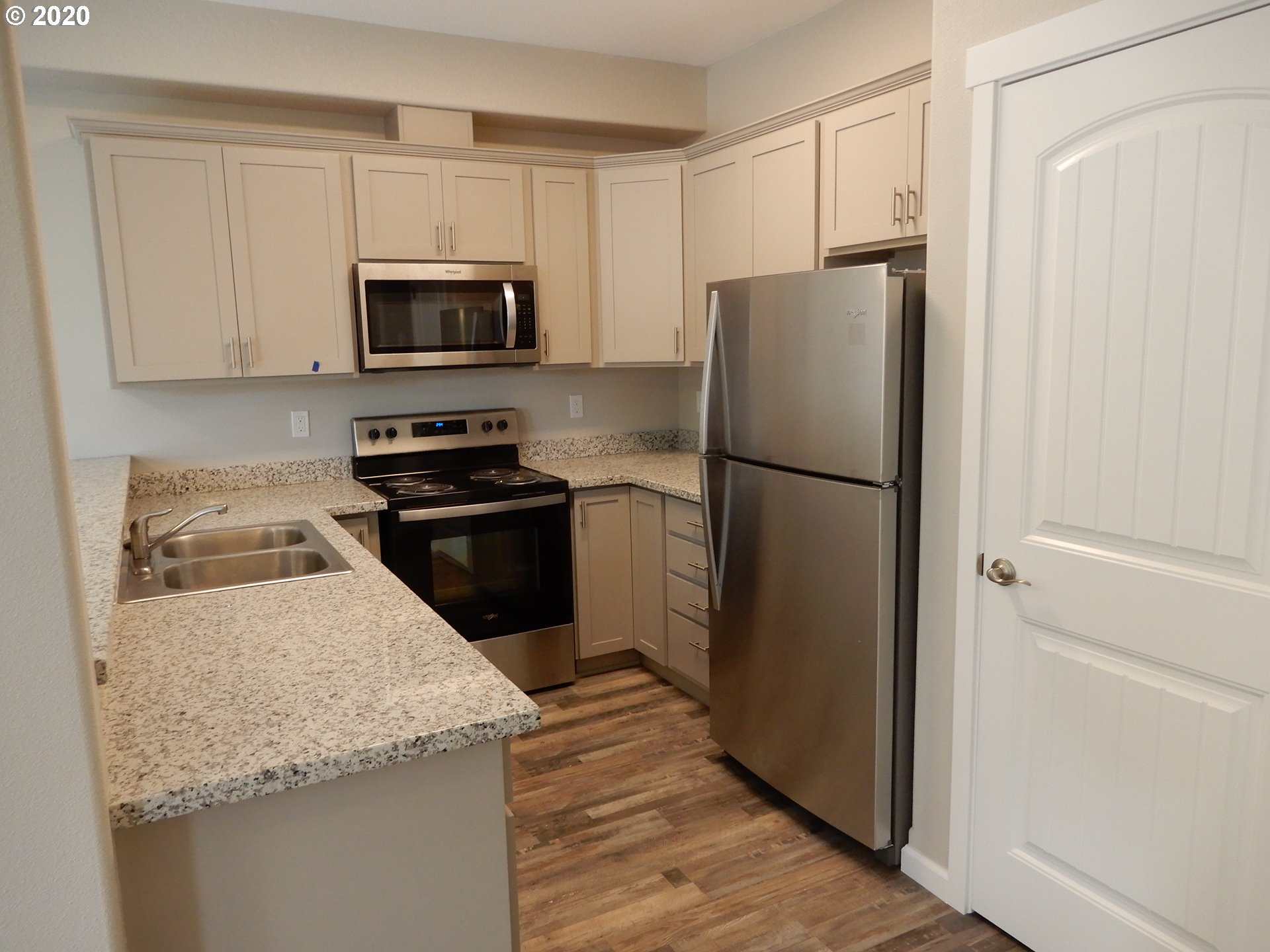 1130 R Street Springfield, OR 97477 - Photo 11 of 14
