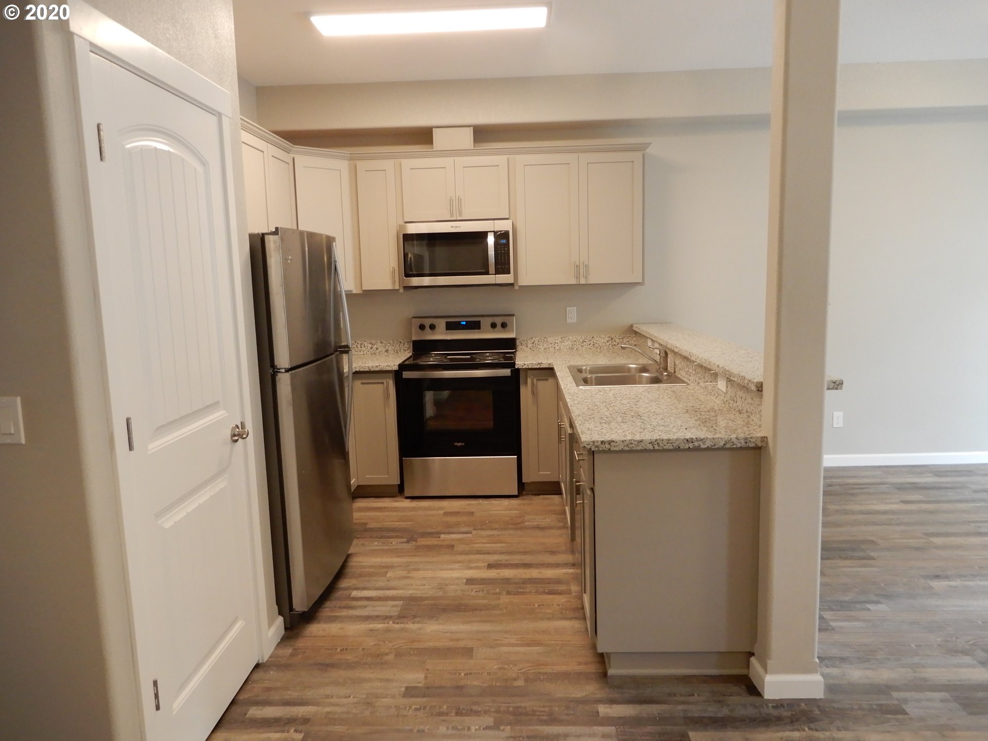 1130 R Street Springfield, OR 97477 - Photo 4 of 14