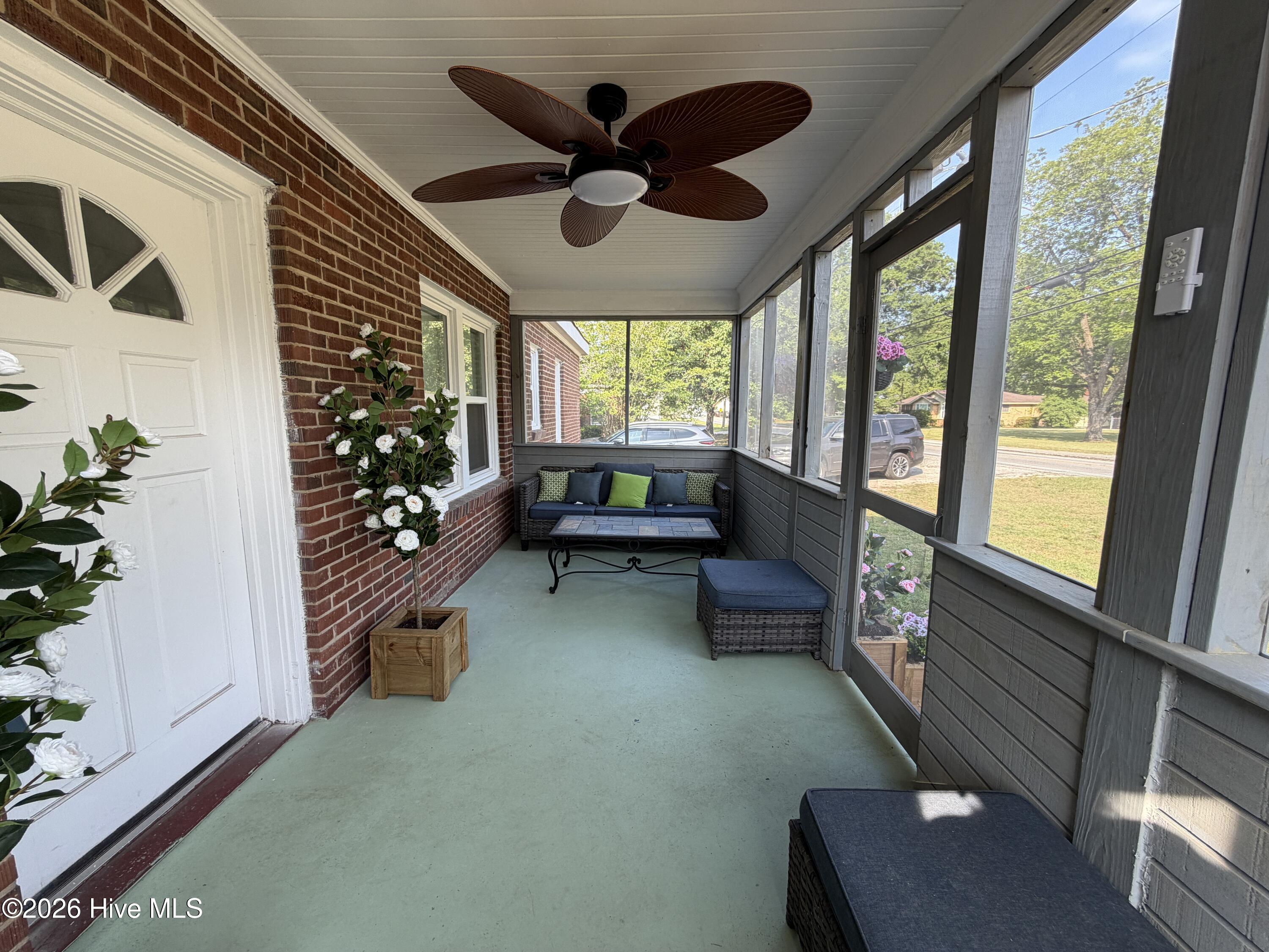 225 Gordon Street Thomson, GA 30824 - Photo 4 of 35 IMG_0824