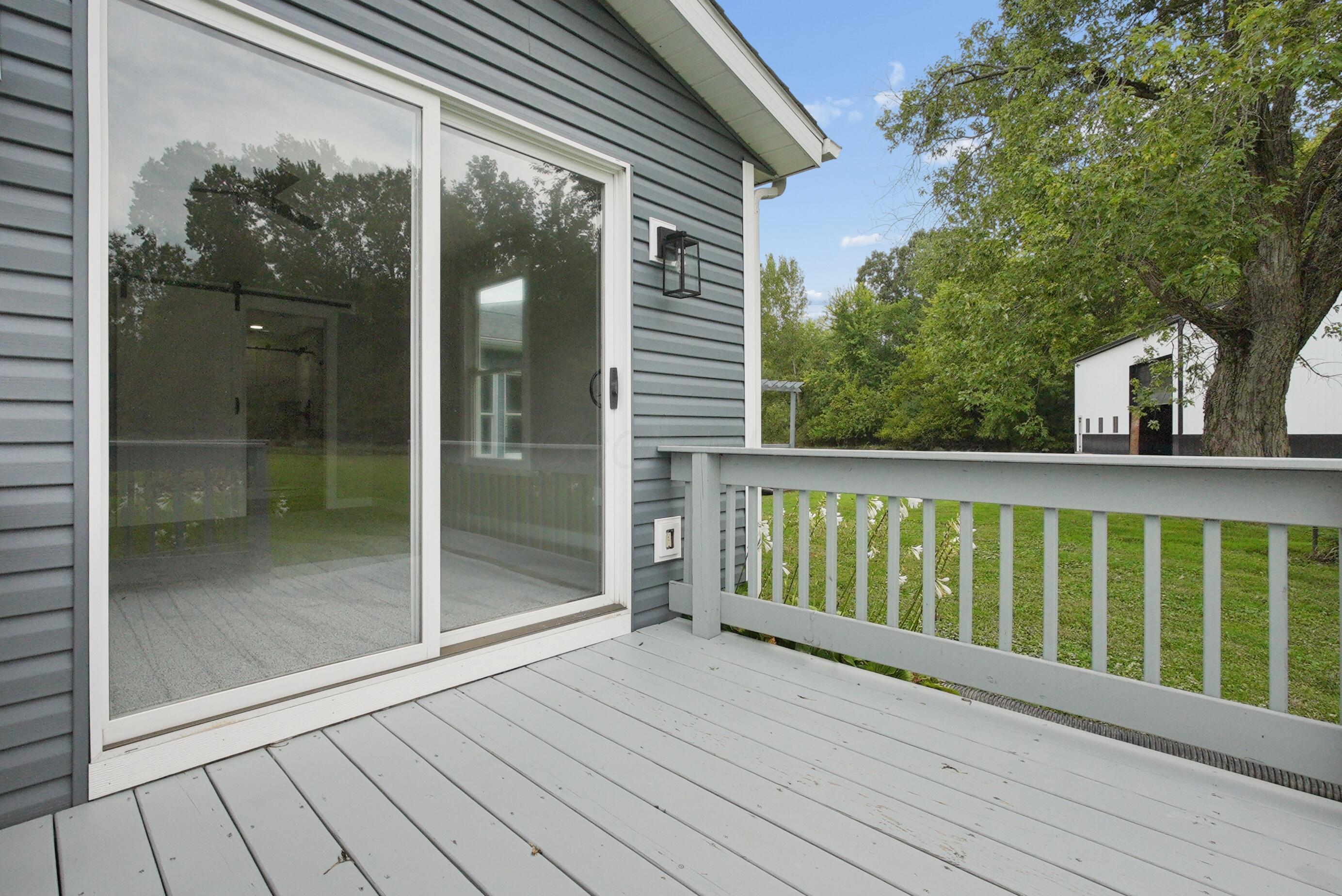 4340 North Bank Road Millersport, OH 43046 - Photo 17 of 41 deck of owners' suite