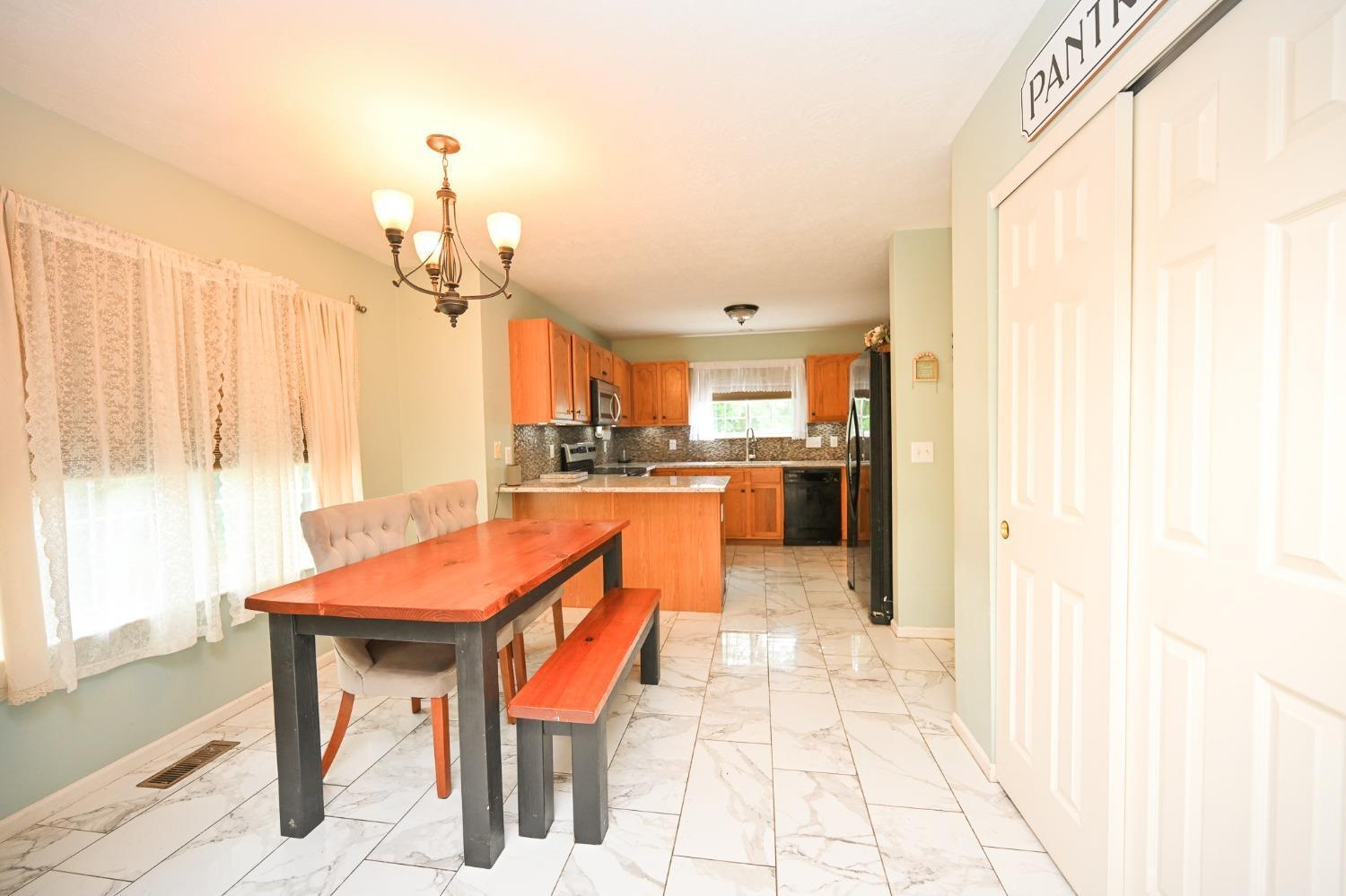 3051 Compton Road Cincinnati, OH 45251 - Photo 10 of 43