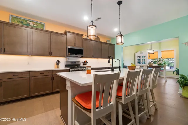 $543,000 | 124 South Brightleaf Drive, Minnesott Beach, NC 28510