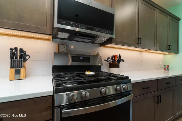 $543,000 | 124 South Brightleaf Drive, Minnesott Beach, NC 28510