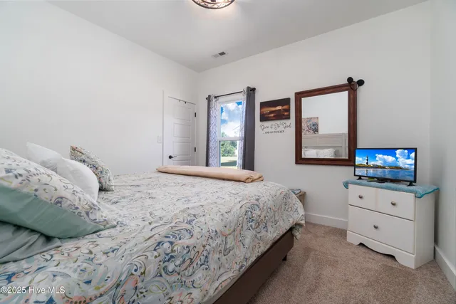 $543,000 | 124 South Brightleaf Drive, Minnesott Beach, NC 28510