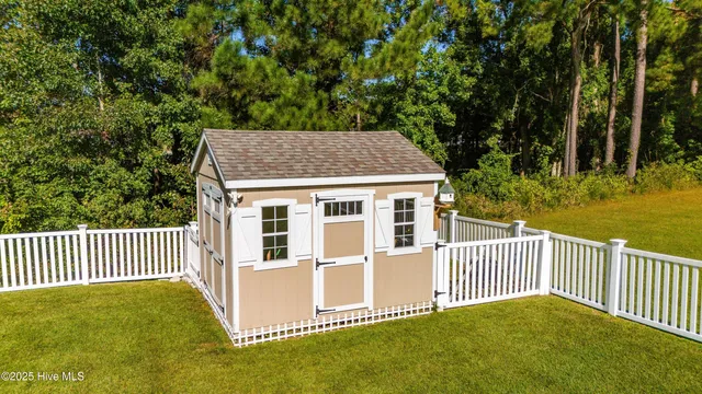 $543,000 | 124 South Brightleaf Drive, Minnesott Beach, NC 28510