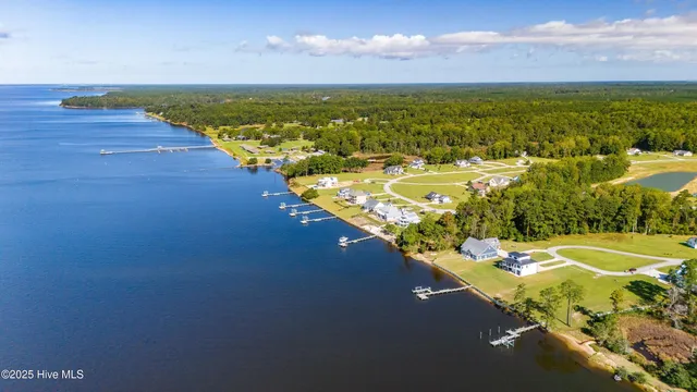 $543,000 | 124 South Brightleaf Drive, Minnesott Beach, NC 28510