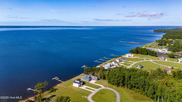 $543,000 | 124 South Brightleaf Drive, Minnesott Beach, NC 28510