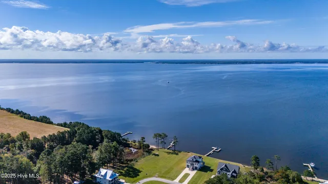 $543,000 | 124 South Brightleaf Drive, Minnesott Beach, NC 28510