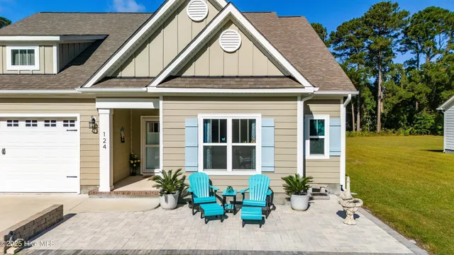 $543,000 | 124 South Brightleaf Drive, Minnesott Beach, NC 28510
