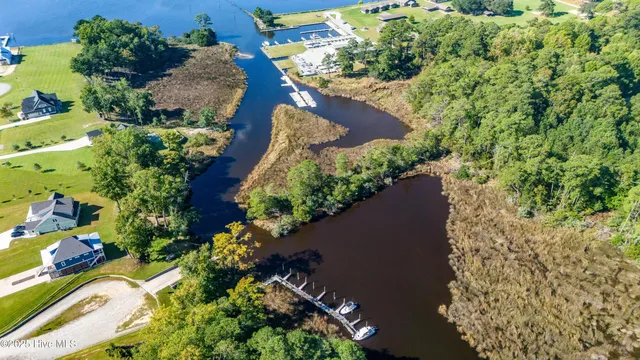 $543,000 | 124 South Brightleaf Drive, Minnesott Beach, NC 28510