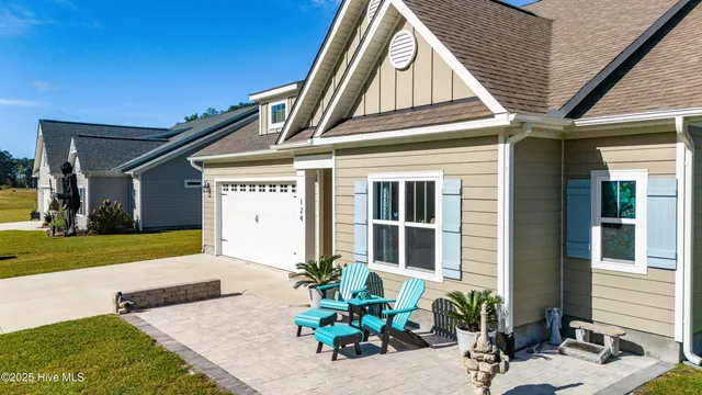 $543,000 | 124 South Brightleaf Drive, Minnesott Beach, NC 28510