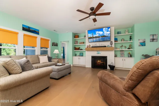 $543,000 | 124 South Brightleaf Drive, Minnesott Beach, NC 28510