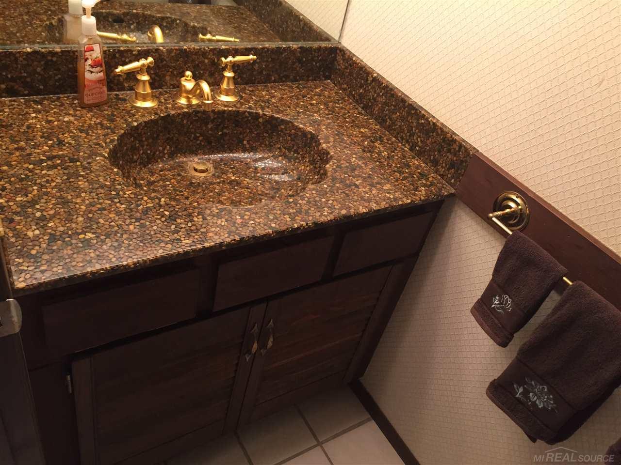 1697 Riverside Drive Rochester Hills, MI 48309 - Photo 18 of 27