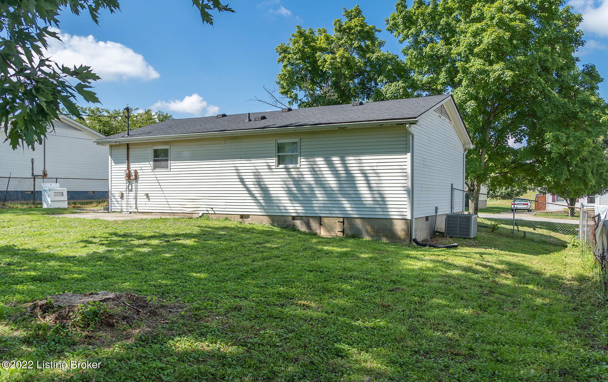 163 Raintree Drive Eminence, KY 40019 - Photo 31 of 35 163-Raintree-Dr_034