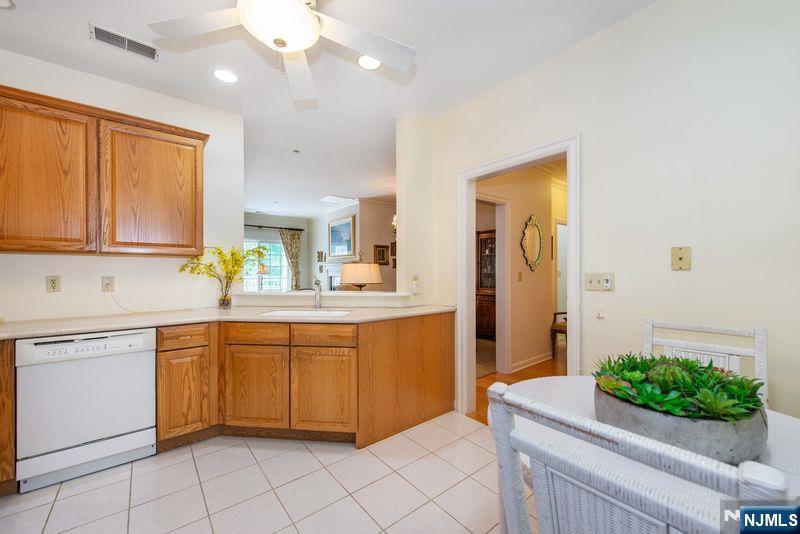 100 Ridgewood Road, Unit 207 Washington Township, NJ 07676 - Photo 12 of 29 Gallery Image 12