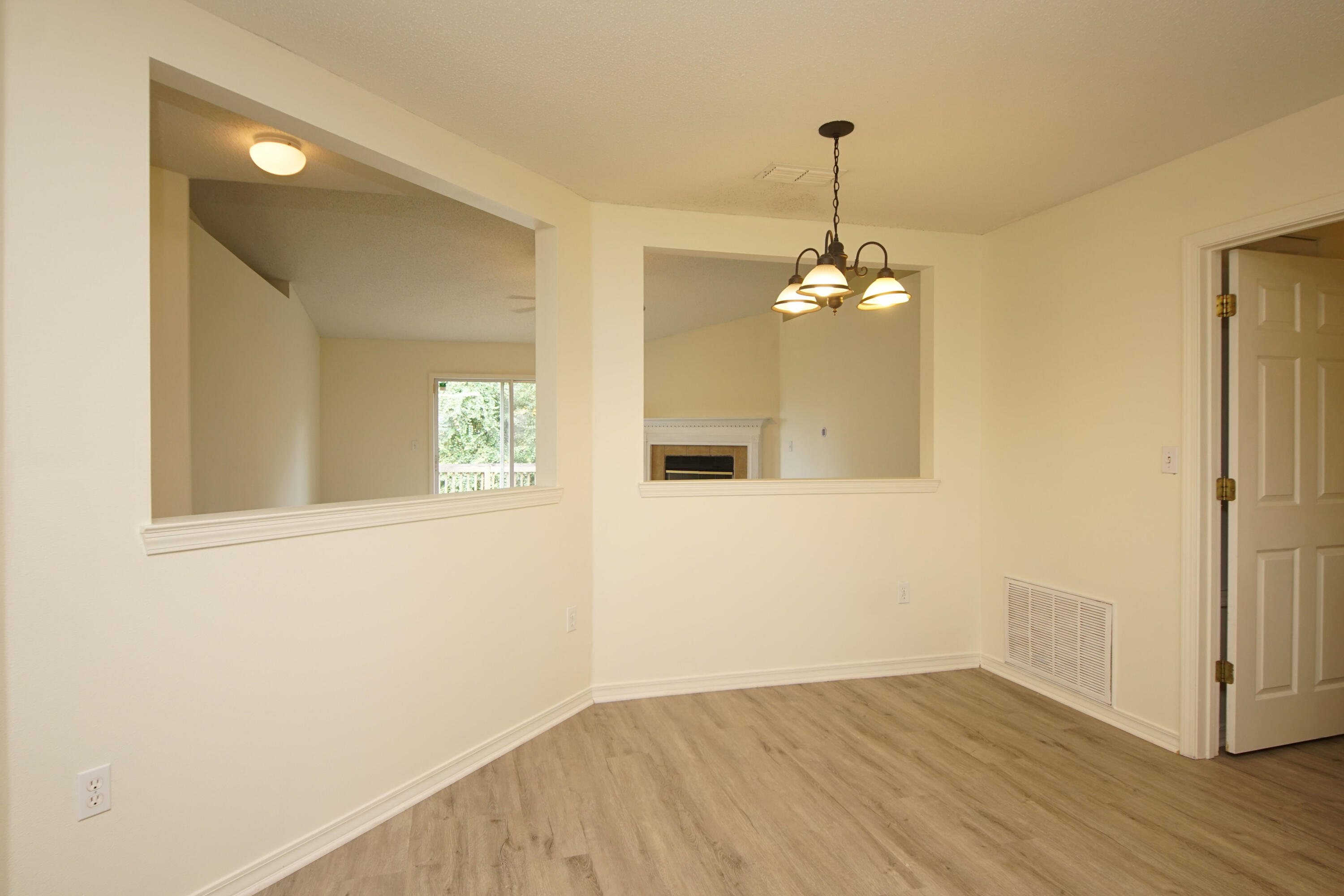 254 Limestone Circle Crestview, FL 32539 - Photo 8 of 34