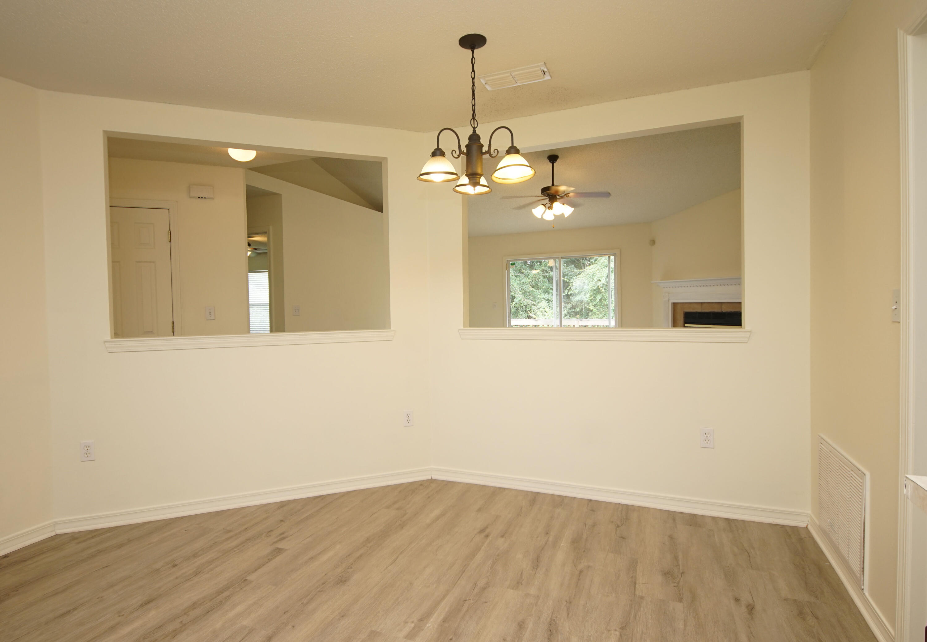254 Limestone Circle Crestview, FL 32539 - Photo 9 of 34