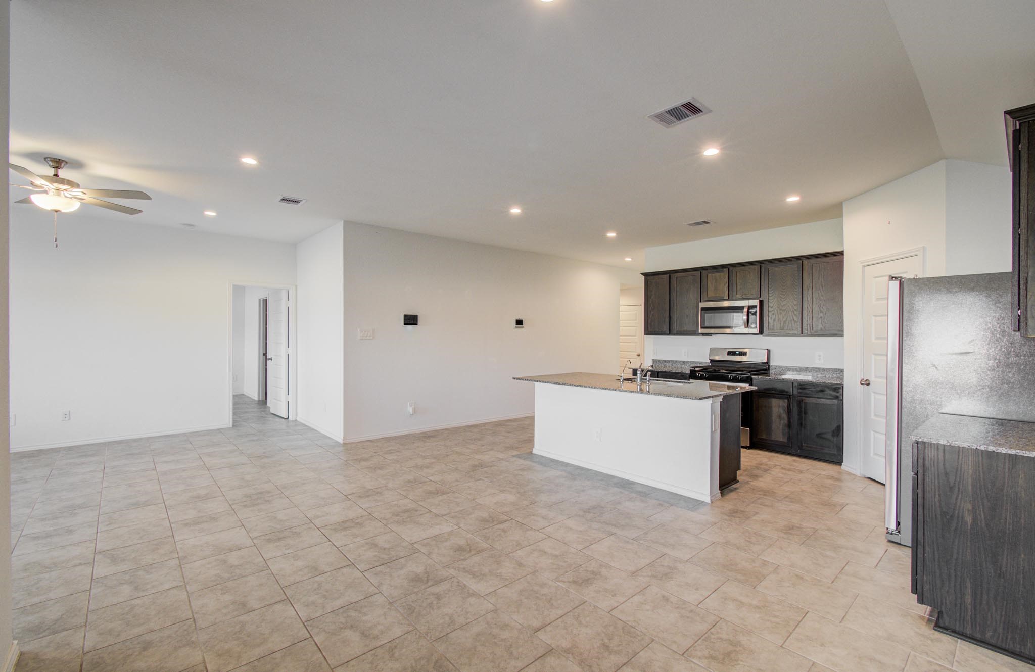 7527 Cynomys Court Rosharon, TX 77583 - Photo 16 of 29 Dining
