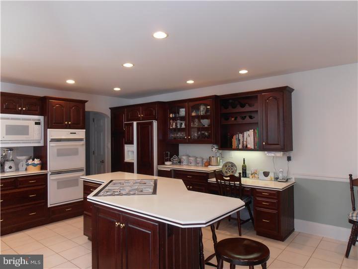 410 Moreland Road Wallingford, PA 19086 - Photo 3 of 25
