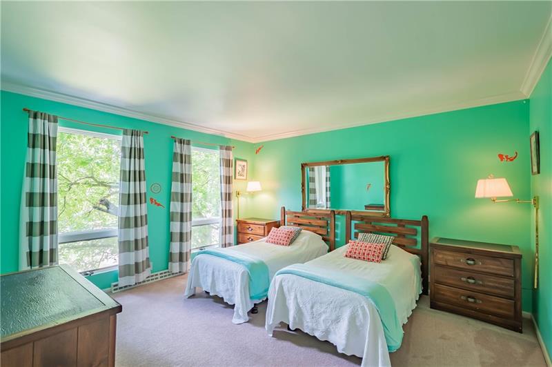 100 Pleasant Valley Road Jeannette, PA 15644 - Photo 12 of 25 Gallery Image 12